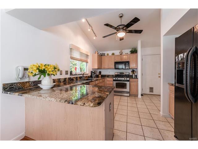 2575 Hickory Manor Dr, Ballwin, MO 63011 photo 7