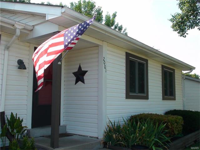 2001 Winter Hill Dr, O'fallon, MO 63366 photo 3
