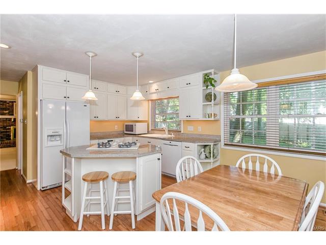 15517 Chequer Dr, Chesterfield, MO 63017 photo 9