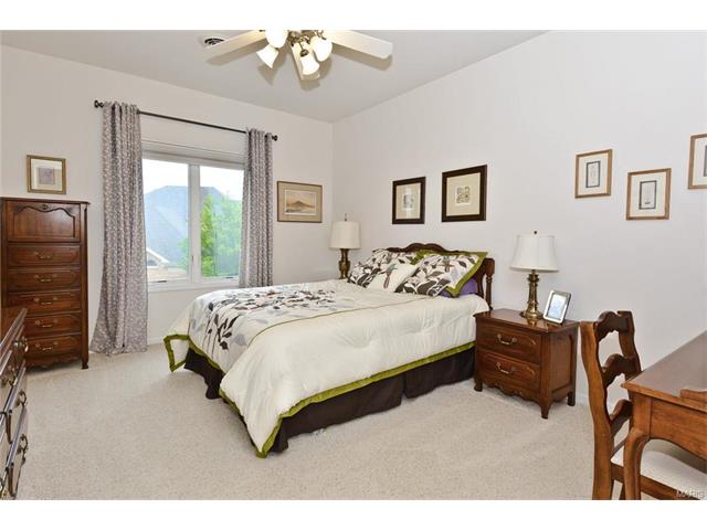 34 Rathfarnum Ln, Weldon Spring, MO 63304 photo 37