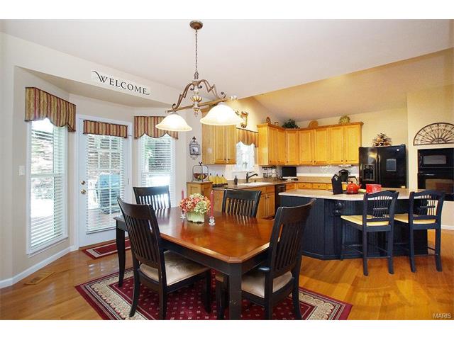 833 Castle Pines Dr, Ballwin, MO 63021 photo 11
