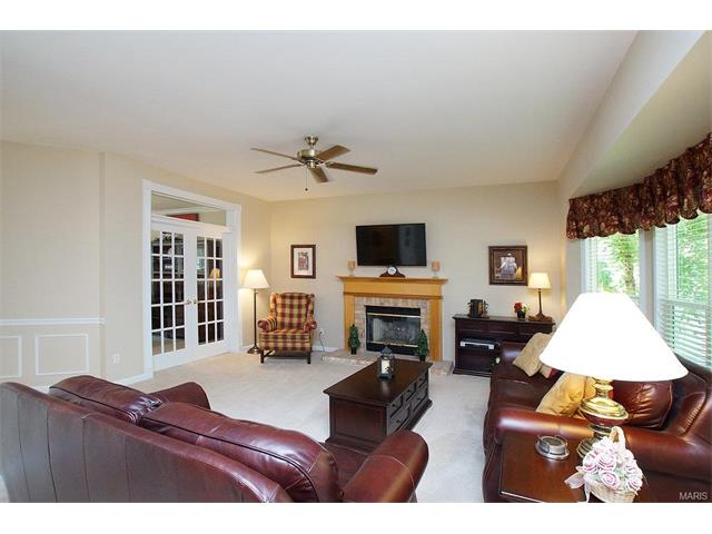 833 Castle Pines Dr, Ballwin, MO 63021 photo 9