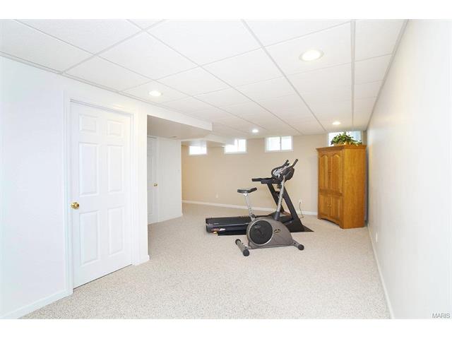 833 Castle Pines Dr, Ballwin, MO 63021 photo 36