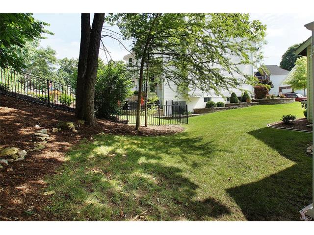 833 Castle Pines Dr, Ballwin, MO 63021 photo 40
