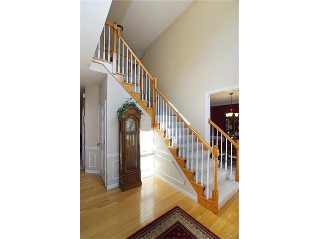 833 Castle Pines Dr, Ballwin, MO 63021 photo 2