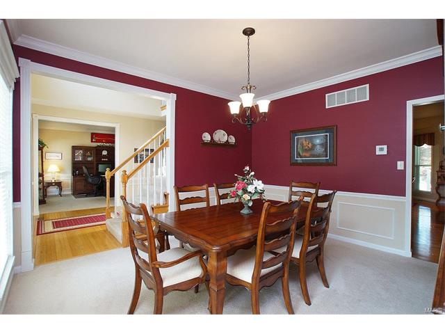 833 Castle Pines Dr, Ballwin, MO 63021 photo 4