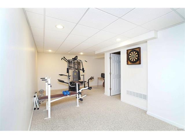 833 Castle Pines Dr, Ballwin, MO 63021 photo 37