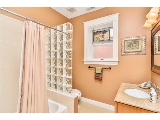 3670 Castleman Ave, Saint Louis, MO 63110 photo 25