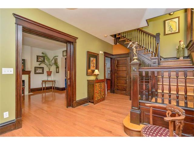 3670 Castleman Ave, Saint Louis, MO 63110 photo 3