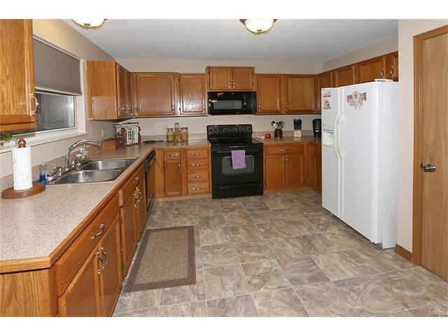 310 Bristol Pl, O'fallon, MO 63366 photo 9