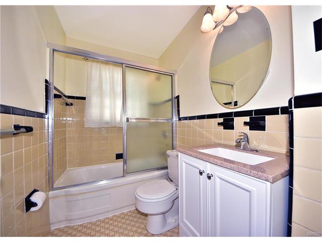 7133 Sharp Ave, Saint Louis, MO 63116 photo 11