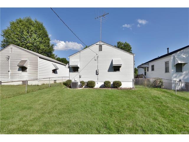 7133 Sharp Ave, Saint Louis, MO 63116 photo 17