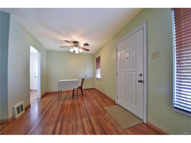 7133 Sharp Ave, Saint Louis, MO 63116 photo 5
