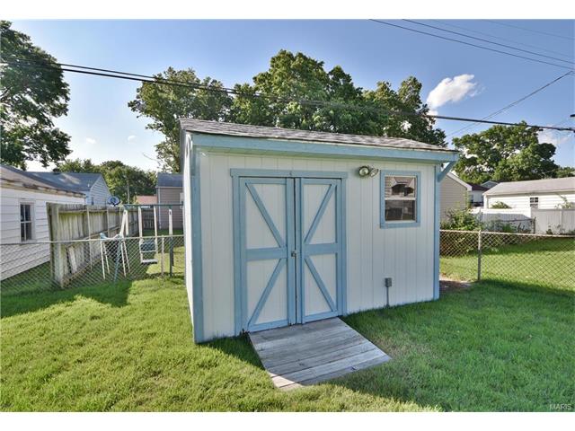7133 Sharp Ave, Saint Louis, MO 63116 photo 16