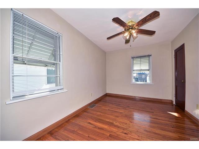 7133 Sharp Ave, Saint Louis, MO 63116 photo 8