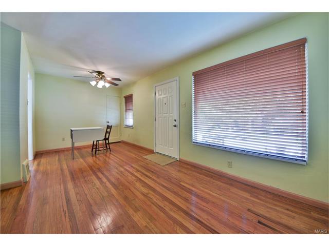 7133 Sharp Ave, Saint Louis, MO 63116 photo 4