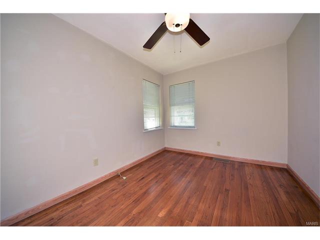 7133 Sharp Ave, Saint Louis, MO 63116 photo 10