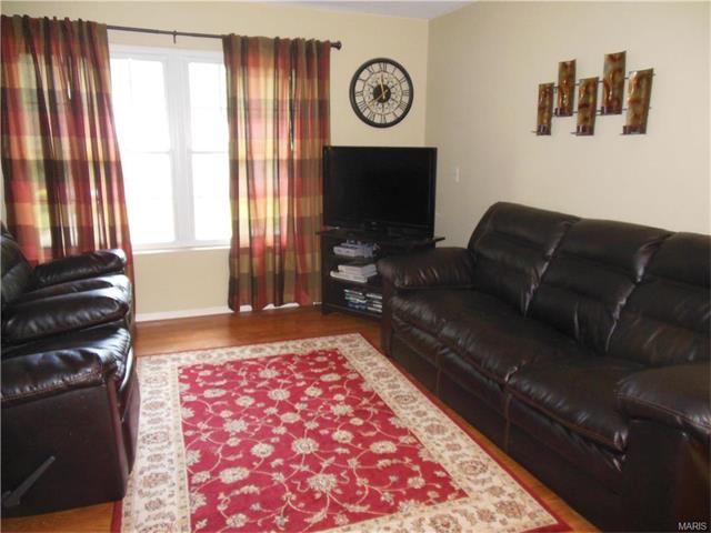 935 Brookvale Ter, Ballwin, MO 63021 photo 4