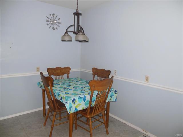 935 Brookvale Ter, Ballwin, MO 63021 photo 9