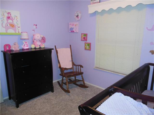 935 Brookvale Ter, Ballwin, MO 63021 photo 14
