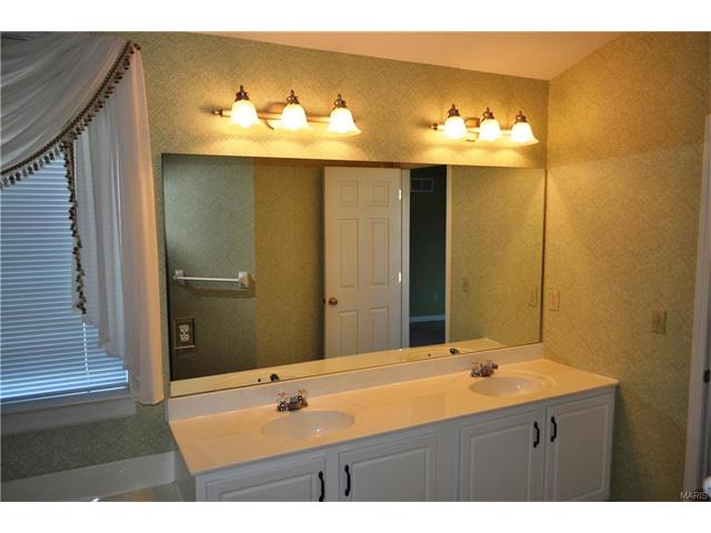 300 Wild Oak Dr, O'fallon, MO 63368 photo 14