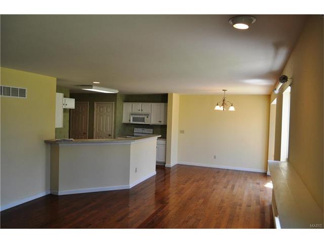 300 Wild Oak Dr, O'fallon, MO 63368 photo 6