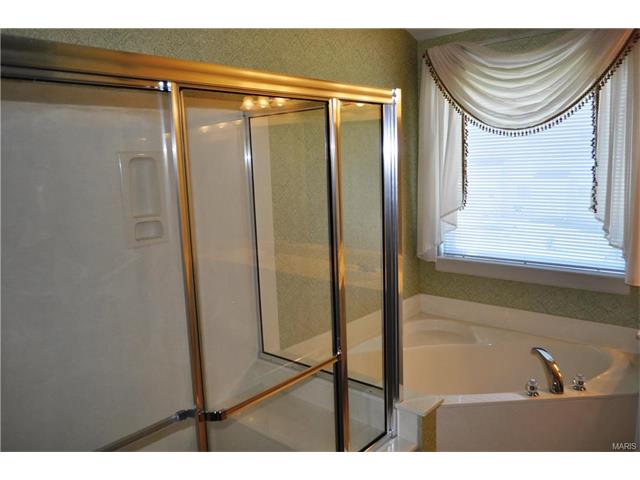 300 Wild Oak Dr, O'fallon, MO 63368 photo 16