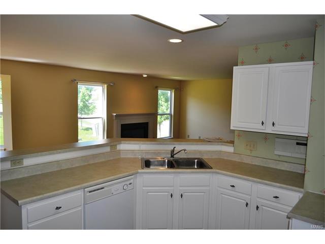 300 Wild Oak Dr, O'fallon, MO 63368 photo 9