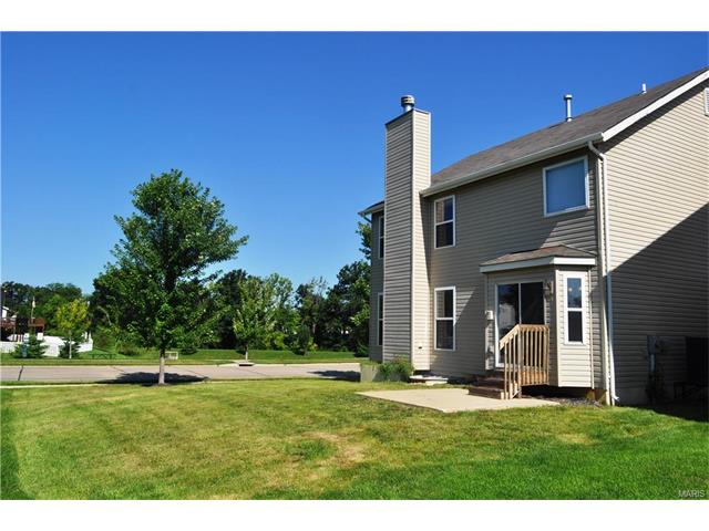 300 Wild Oak Dr, O'fallon, MO 63368 photo 4