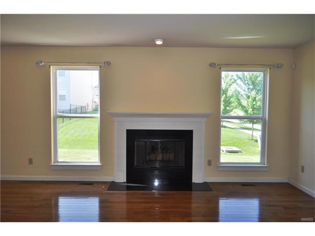300 Wild Oak Dr, O'fallon, MO 63368 photo 5