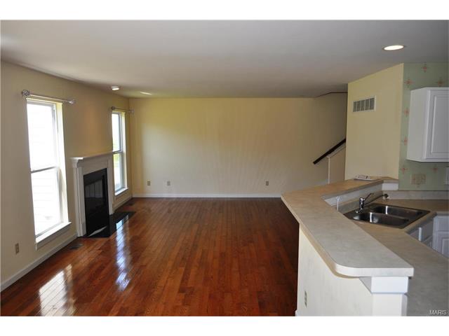 300 Wild Oak Dr, O'fallon, MO 63368 photo 7