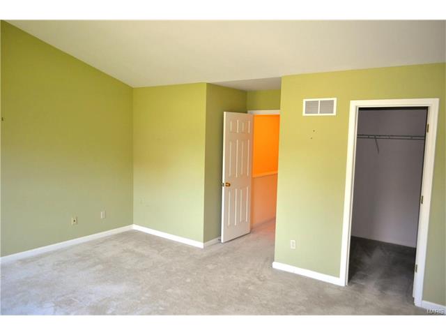 300 Wild Oak Dr, O'fallon, MO 63368 photo 13