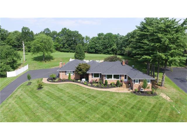 6 Lochhaven Ln, Ballwin, MO 63021 photo 1