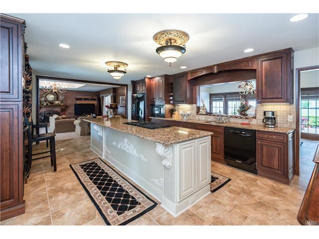 6 Lochhaven Ln, Ballwin, MO 63021 photo 11