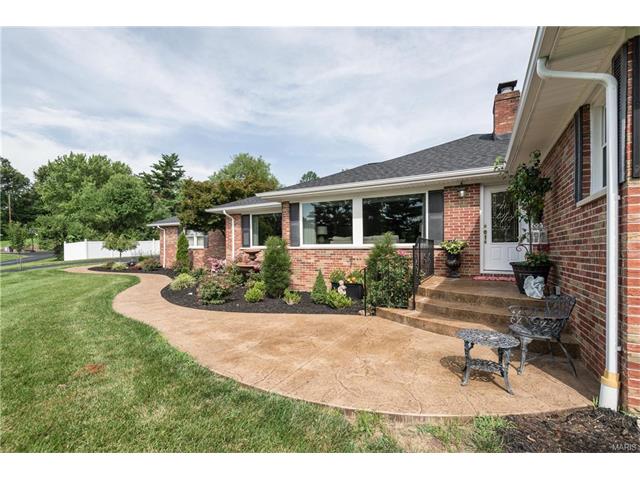 6 Lochhaven Ln, Ballwin, MO 63021 photo 9