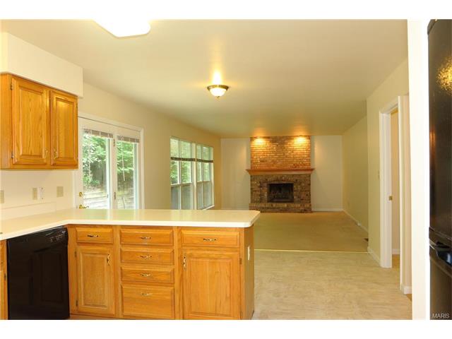 1408 Carriage Bridge Trl, Ballwin, MO 63021 photo 6