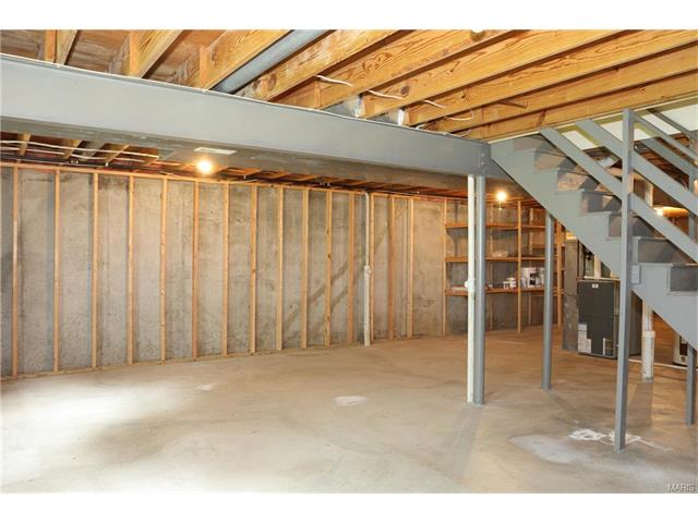 1408 Carriage Bridge Trl, Ballwin, MO 63021 photo 18