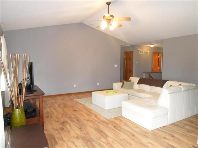 5 Alviston Ct, O'fallon, MO 63366 photo 2