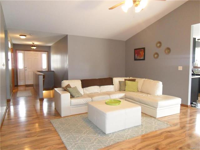 5 Alviston Ct, O'fallon, MO 63366 photo 3
