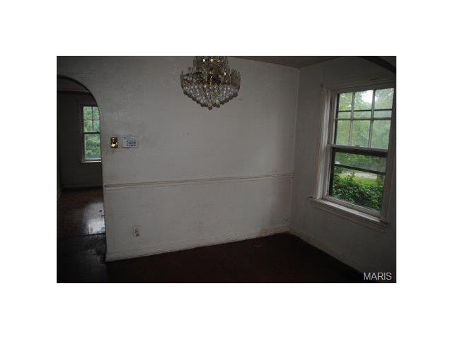 8326 Braddock, Saint Louis, MO 63132 photo 4