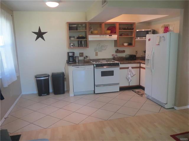 420 Applestone Dr, Ballwin, MO 63021 photo 4