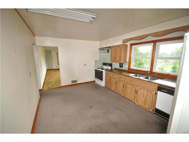 8 Wayne St, Saint Charles, MO 63301 photo 8
