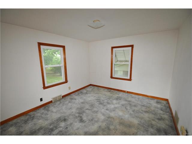 8 Wayne St, Saint Charles, MO 63301 photo 7