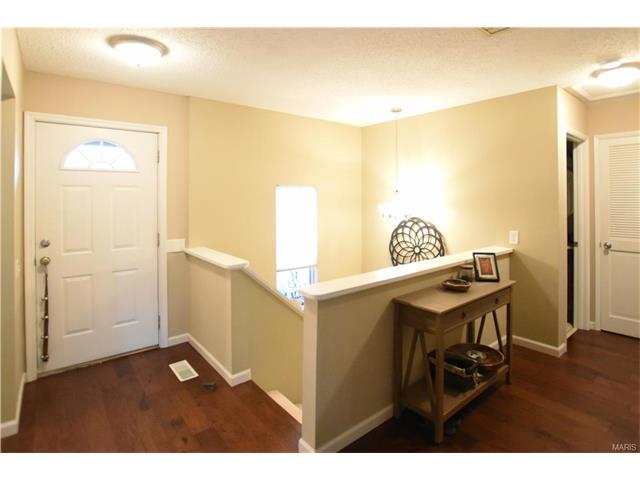 819 Knickerbacker, Ballwin, MO 63021 photo 3