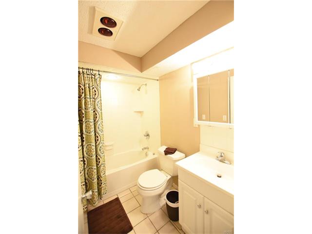 819 Knickerbacker, Ballwin, MO 63021 photo 10