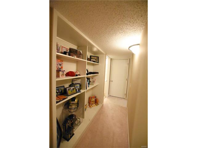 819 Knickerbacker, Ballwin, MO 63021 photo 9
