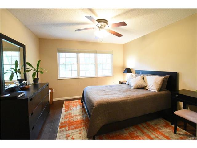 819 Knickerbacker, Ballwin, MO 63021 photo 13