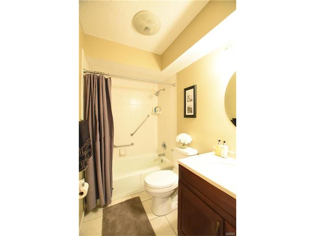819 Knickerbacker, Ballwin, MO 63021 photo 12