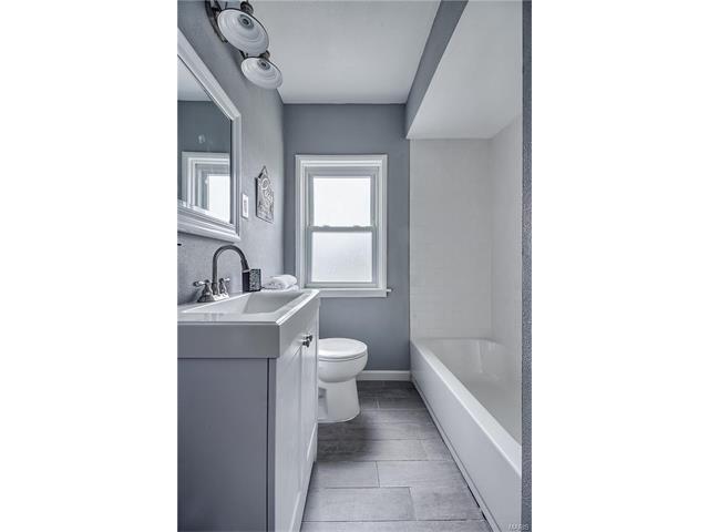 7148 Sharp Ave, Saint Louis, MO 63116 photo 9