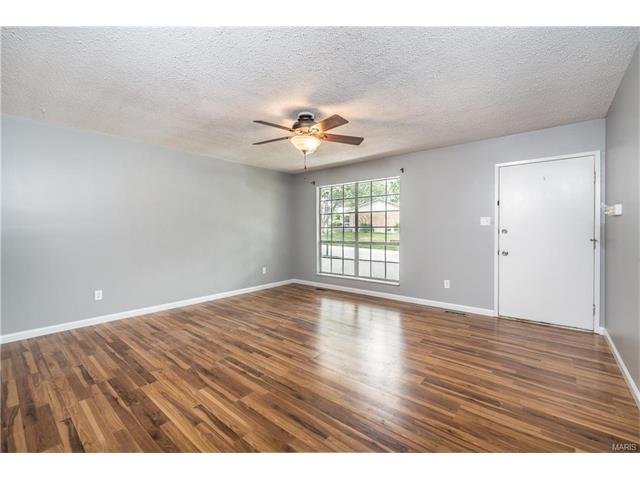 32 Chip Dr, O'fallon, MO 63366 photo 2